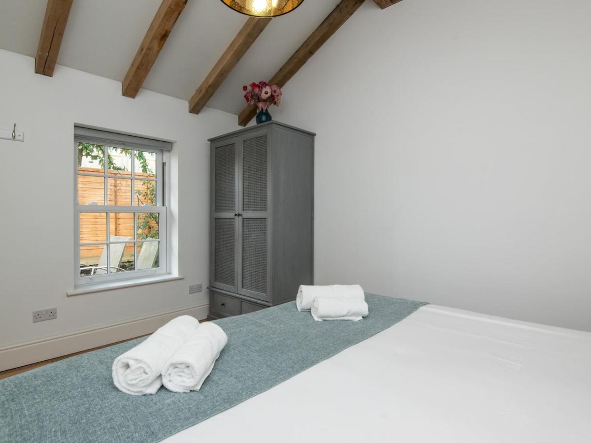 Pass The Keys Charming Garden Cottage With Parking Bath Kültér fotó