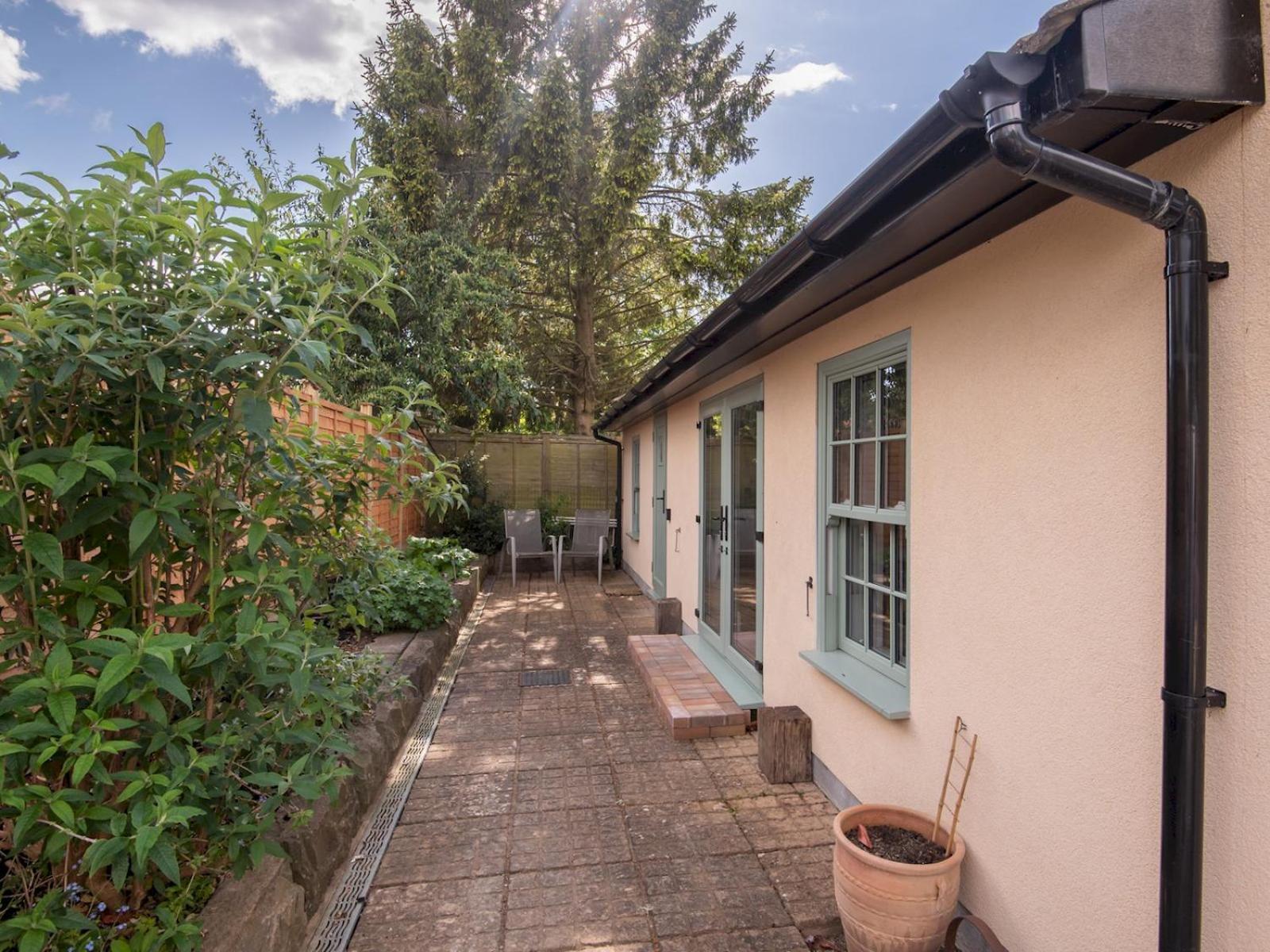 Pass The Keys Charming Garden Cottage With Parking Bath Kültér fotó